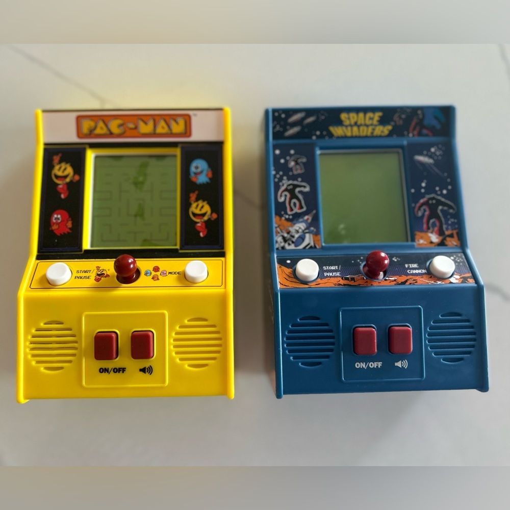 Pac-Man and Space Invaders Handheld Arcade Games - Picture 2 of 5